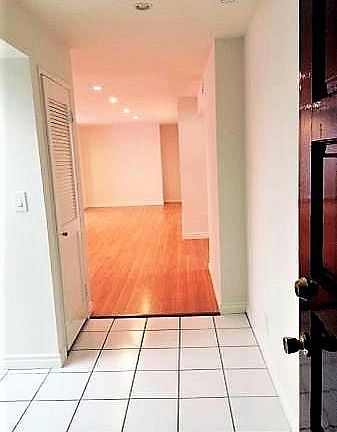 3rd image of 1141 N Columbus Ave APT 201