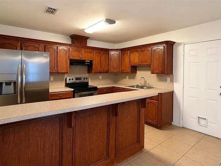 307 W Reid Dr — Photo 4