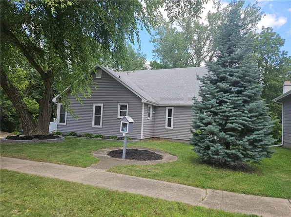 740 Terrace Dr, Carlisle, IA 50047