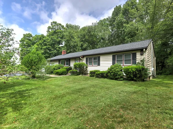 11 Beach Hill Road, Trumbull, CT 06611