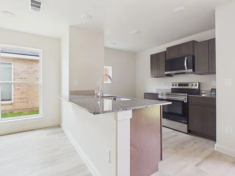 8911 Hockley St — Photo 31
