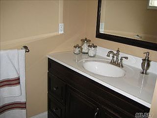 3rd image of 95 Pleasantview Ct