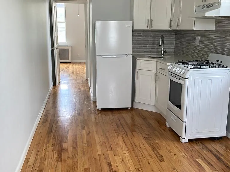 27-17 38th Ave #2L — Photo 6