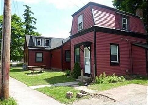 2nd image of 218 N Main St