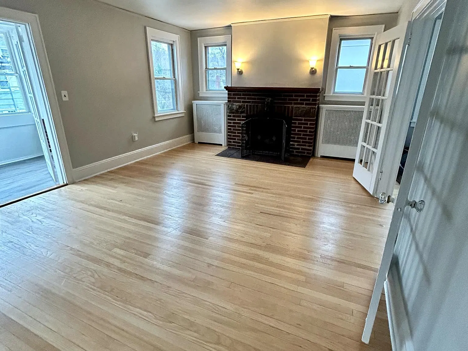 2 bed, 1400 sqft, $3,400 — Photo 2