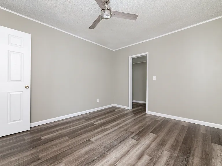 506 Plain St — Photo 17