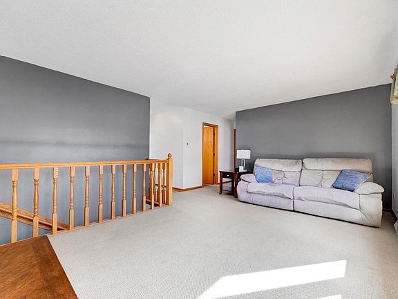 4th image of 20441 Elmwood Rd