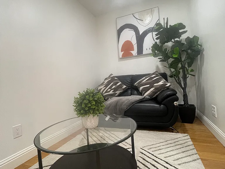 4717 V St — Photo 10