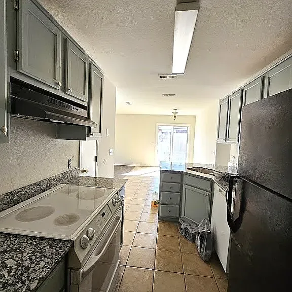 1343 E Fairlane St #1343 — Photo 9