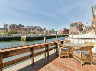 14 Union St #TOWNHOUSE 14, Boston, MA 02109