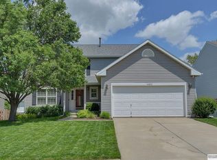 14802 Ruggles St, Omaha, NE 68116