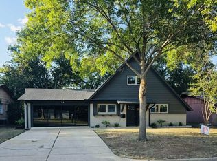 324 Lena Ln, Burleson, TX 76028