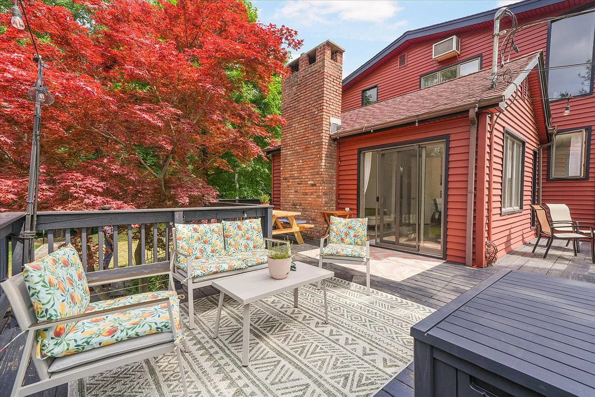 3 bed, $3,300 — Photo 3
