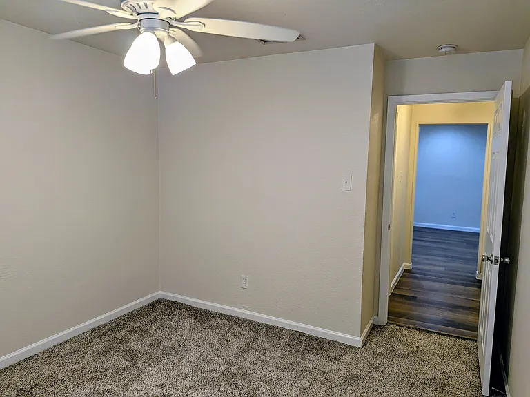 2816 Golfing Green Dr — Photo 9