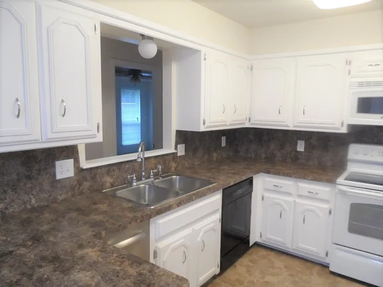201 Wellington Ln — Photo 14