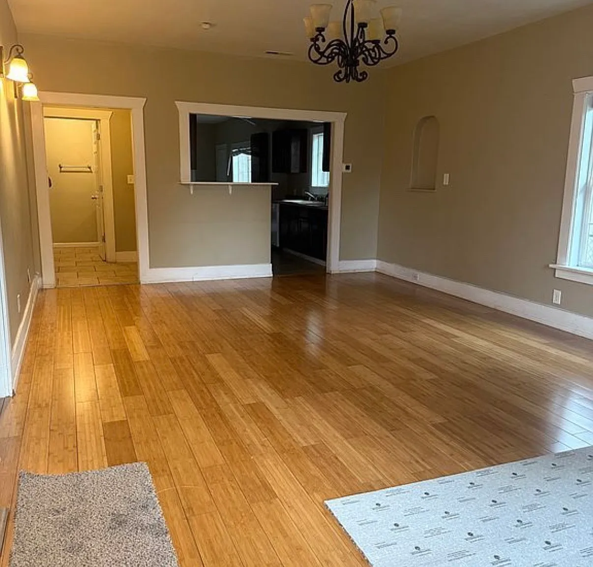 1021 Park Ave — Photo 2