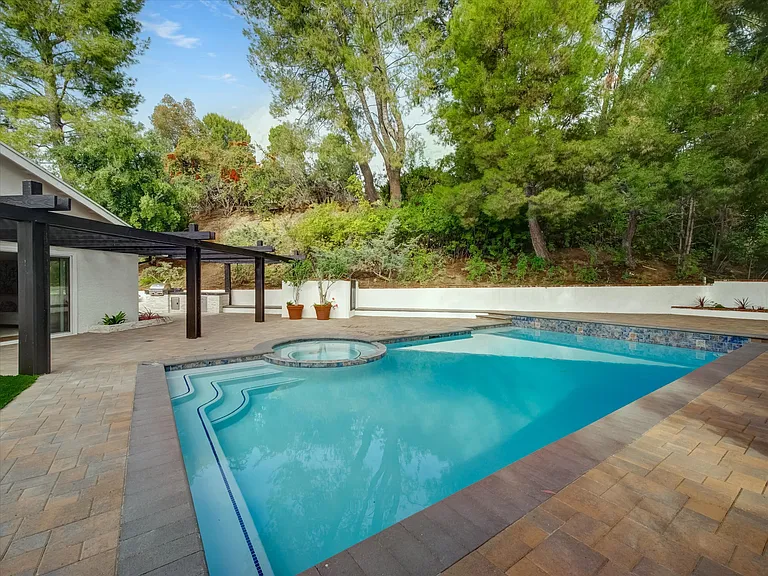 4732 Del Moreno Dr — Photo 59