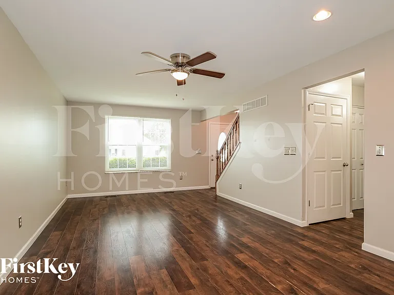 256 Cherrywood Parc Dr — Photo 4