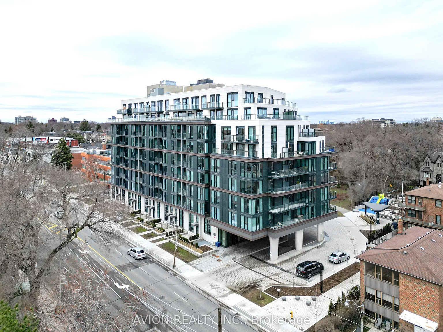 250 Lawrence Ave W #320 photo 1