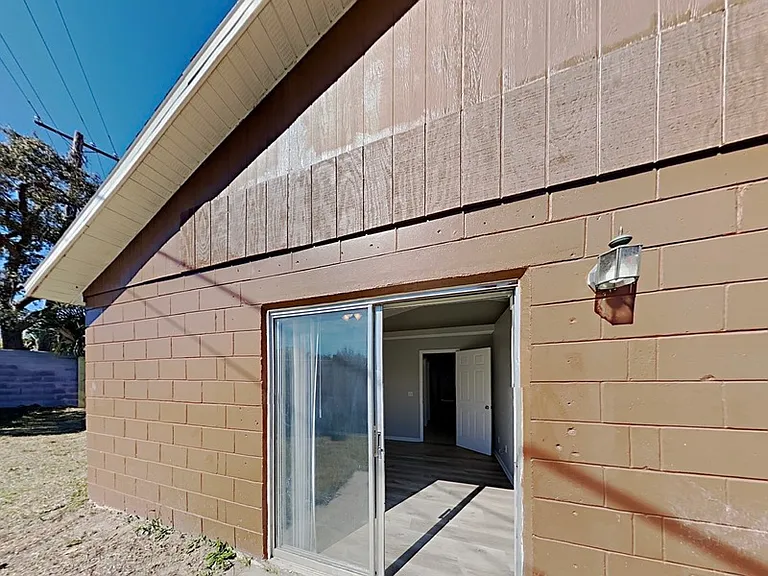 7135 Edgewater Shores Ct — Photo 14