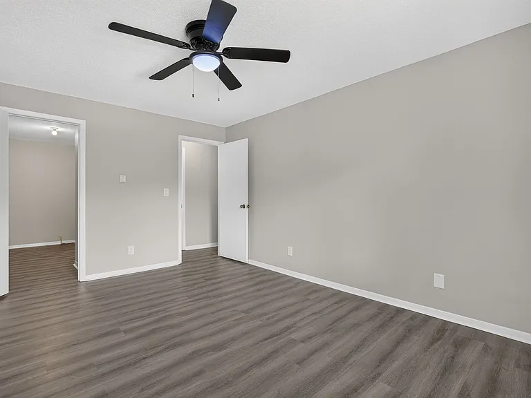 Willow Knolls Apartments — Photo 45
