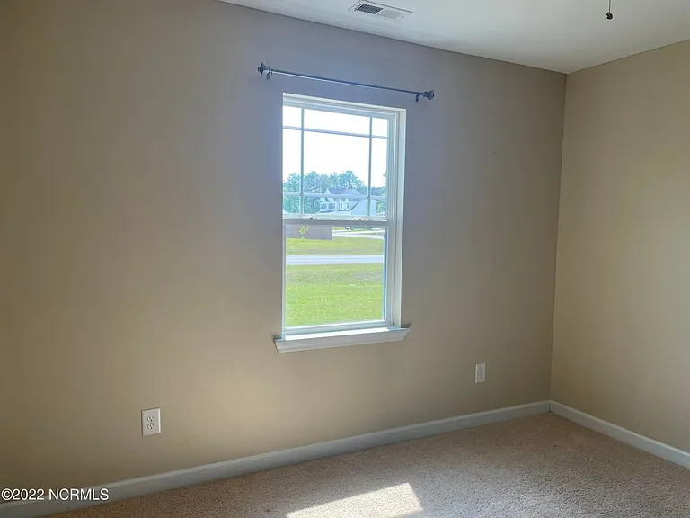 233 Breakwater Dr — Photo 12