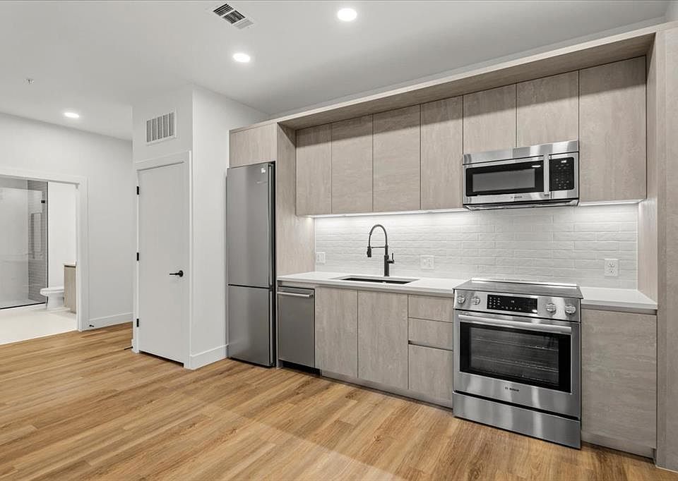 1st image of 4315 S Congress Ave #314