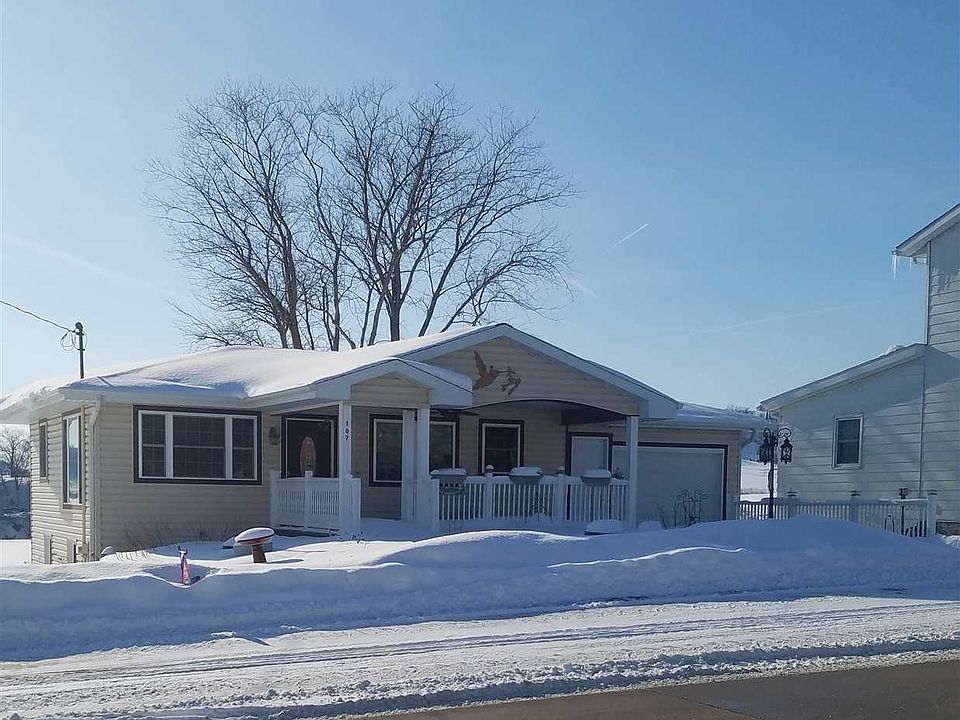 1st image of 107 N Main St