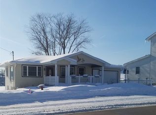 107 N Main St, Saint Donatus, IA 52071