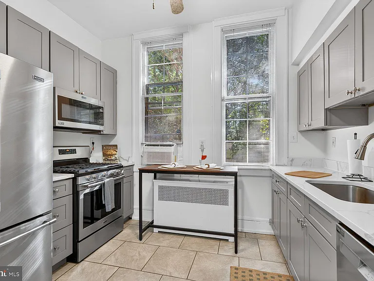 3039 Macomb St NW #16 — Photo 7