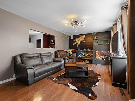 4th image of 520 Montague STREET