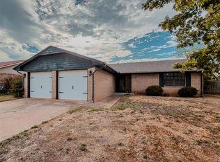 3308 S 25th St, Chickasha, OK 73018
