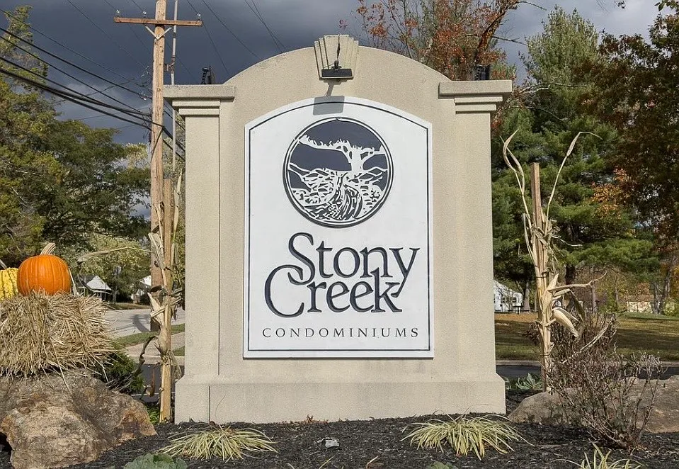 121 Stony Way — Photo 1