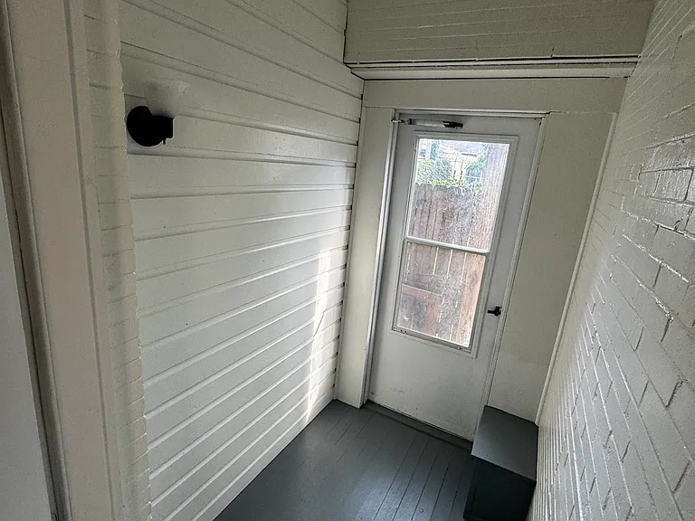 913 Forest Ave — Photo 33