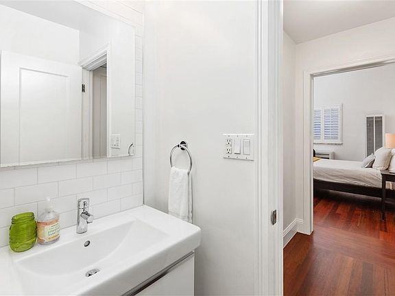 2nd image of 822 N Point St #A