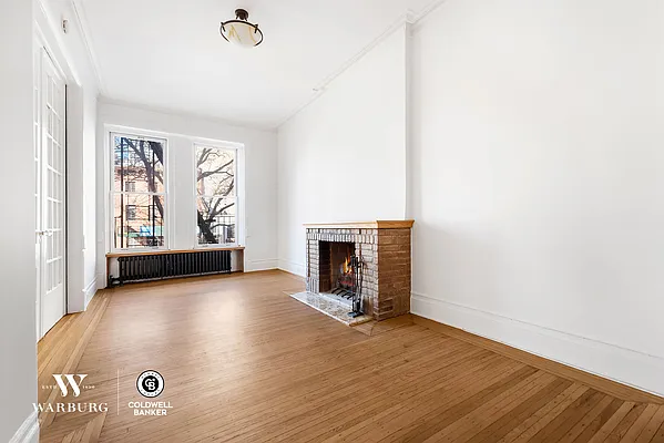 Rented by Warburg | media 9