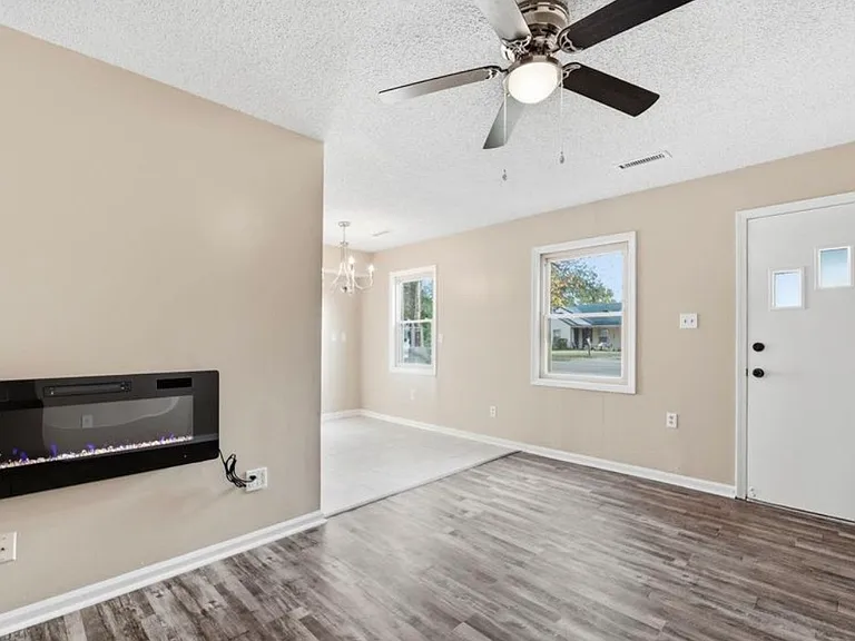 4930 Buford Ave #4930 — Photo 6