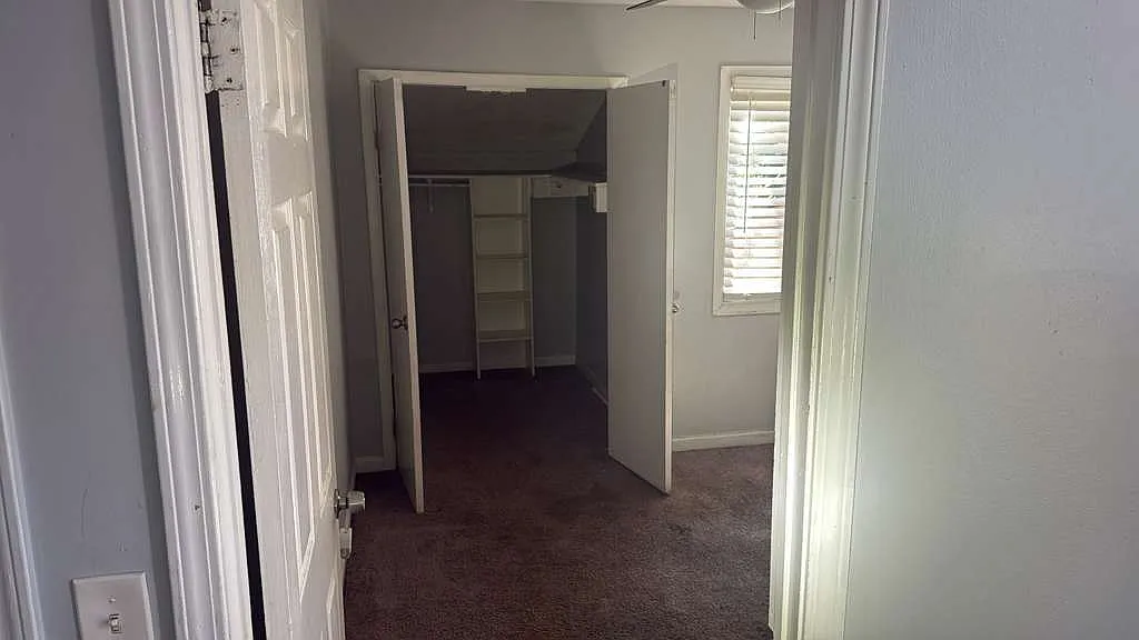 3411 Cobbs Ferry Dr — Photo 3