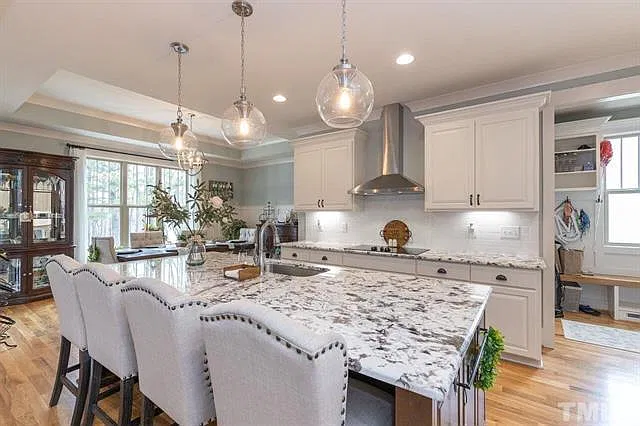 4 bed, 3.5 bath, 3009 sqft, $2,900 — Photo 3