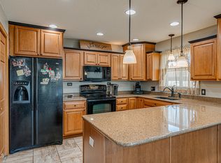 2905 Vancouver Ln, Bismarck, ND 58503