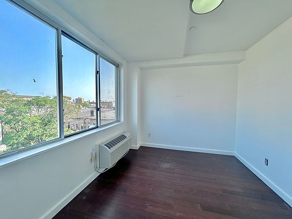 2nd image of 286 Stanhope St #5AA