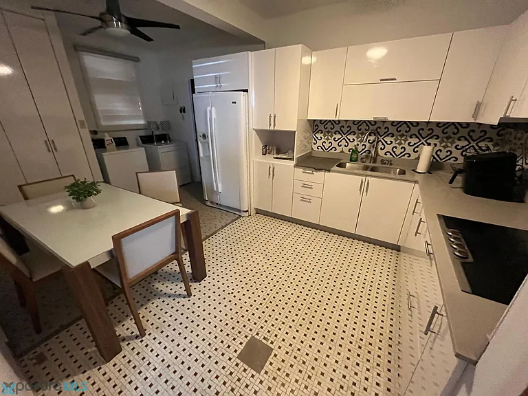 107 Lighthouse — Photo 19