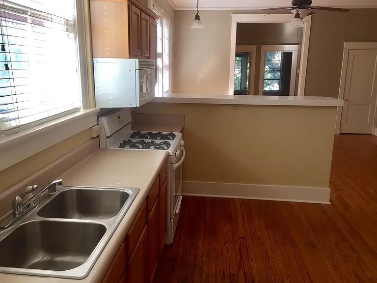 1419 Main St #B — Photo 7