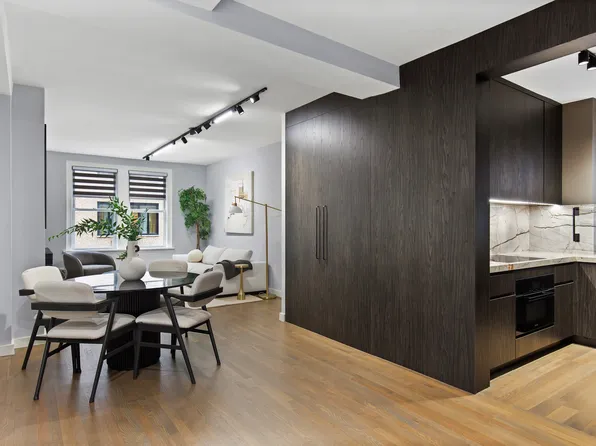 40 West 55th Street image 3 of 17