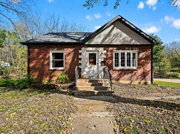 2451 Roosevelt St, Dubuque, IA 52001