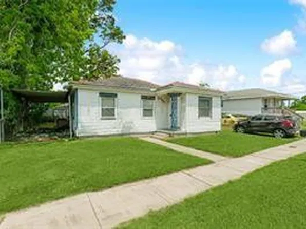 2112 Licciardi Ln, Violet, LA 70092