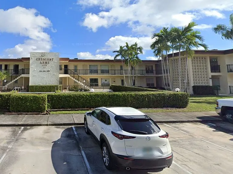 315 S Crescent Dr Hollywood, FL 33021 — Photo 2
