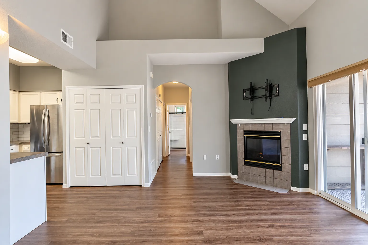 4245 Boardwalk Dr — Photo 3