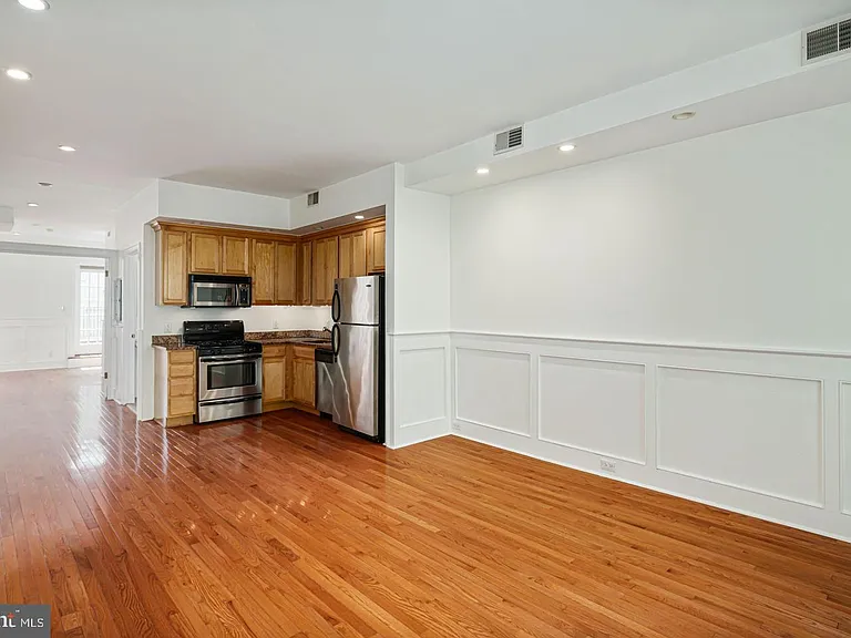 632 Pine St #2 — Photo 5