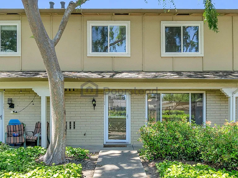 58 Fountainhead Ct — Photo 4